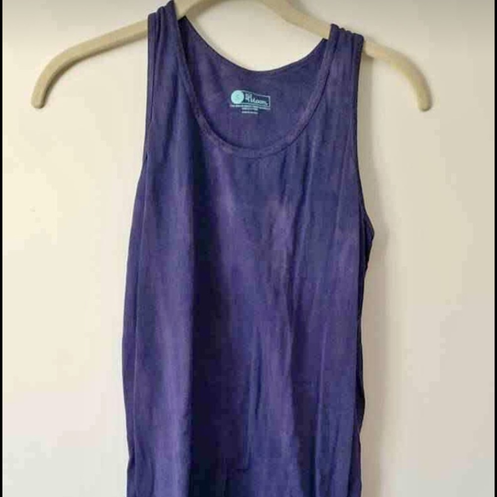 blue tank top